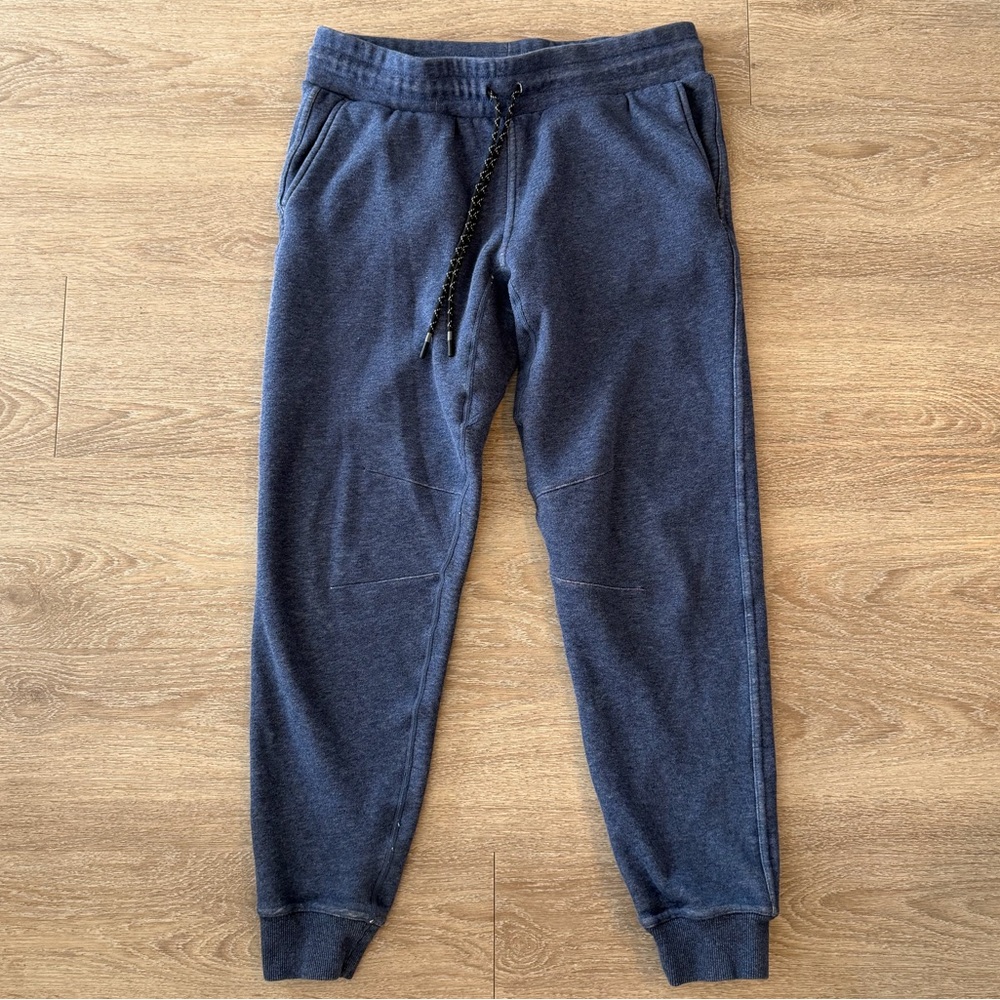 Fabletics Men’s Postgame Jogger Sweatpants Navy Heather Athletic Fleece M - Picture 3 of 11